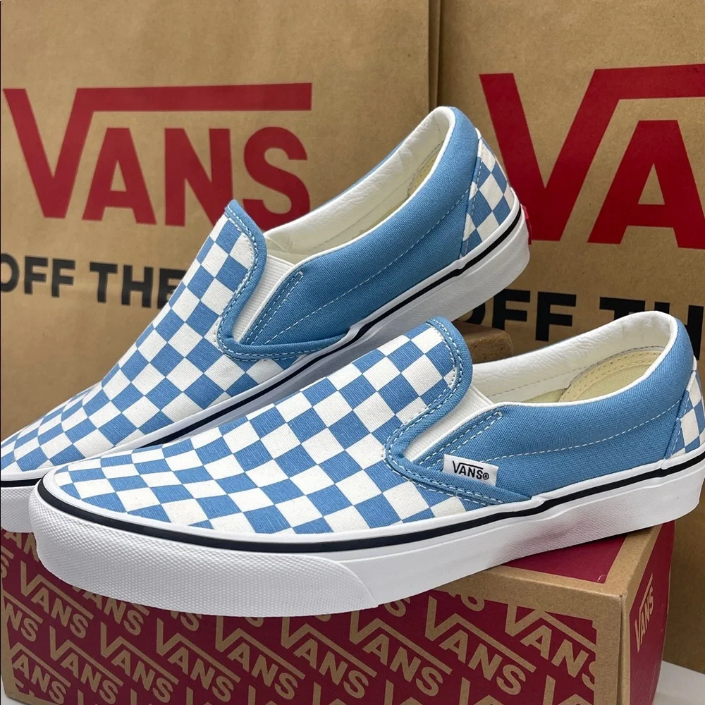 Vans •WMNS Classic Slip-On
Color Theory Checkerboard Heritage Blue
VN000D6BE2W - Picture 6 of 16